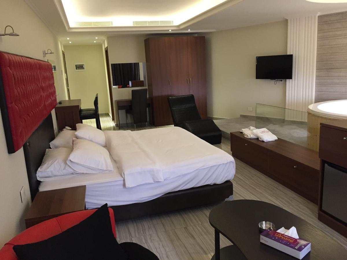 Aphrodite Hotel Tabarja Luaran gambar
